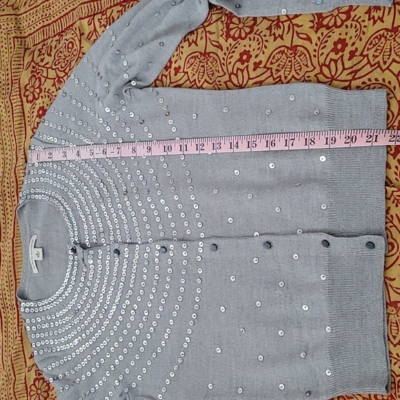 SUPER CUTE!! Banana Republic sz S gray and sequin cardigan - Picture 5 of 8